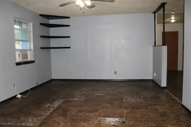Photo 5 — 309 S 3rd Avenue, Durant, OK 74701