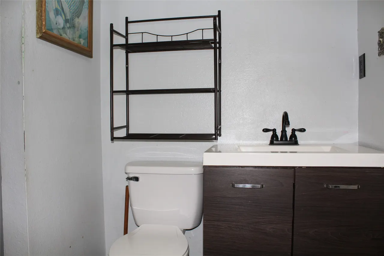 Photo 17 — 309 S 3rd Avenue, Durant, OK 74701