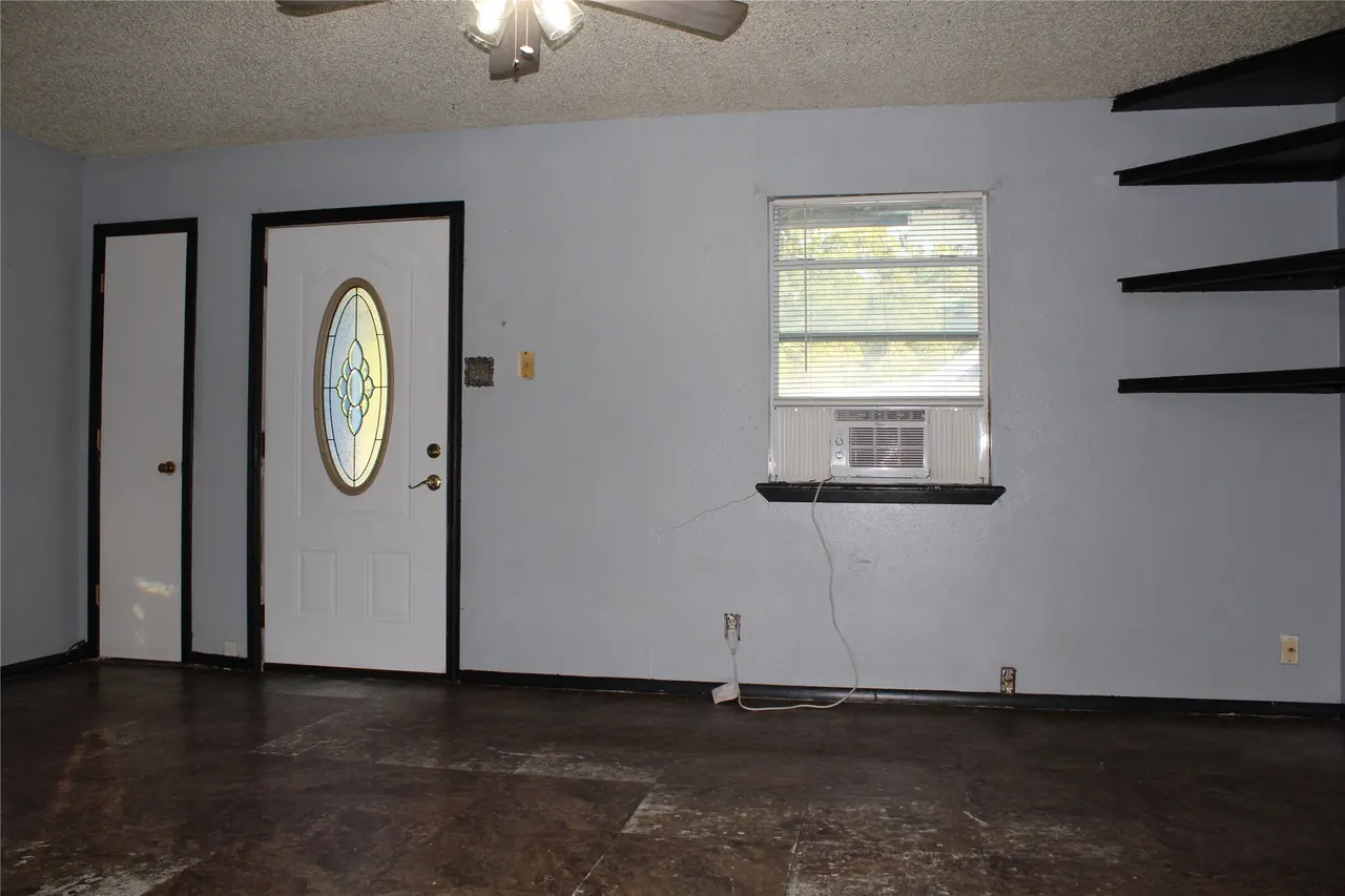 Photo 7 — 309 S 3rd Avenue, Durant, OK 74701