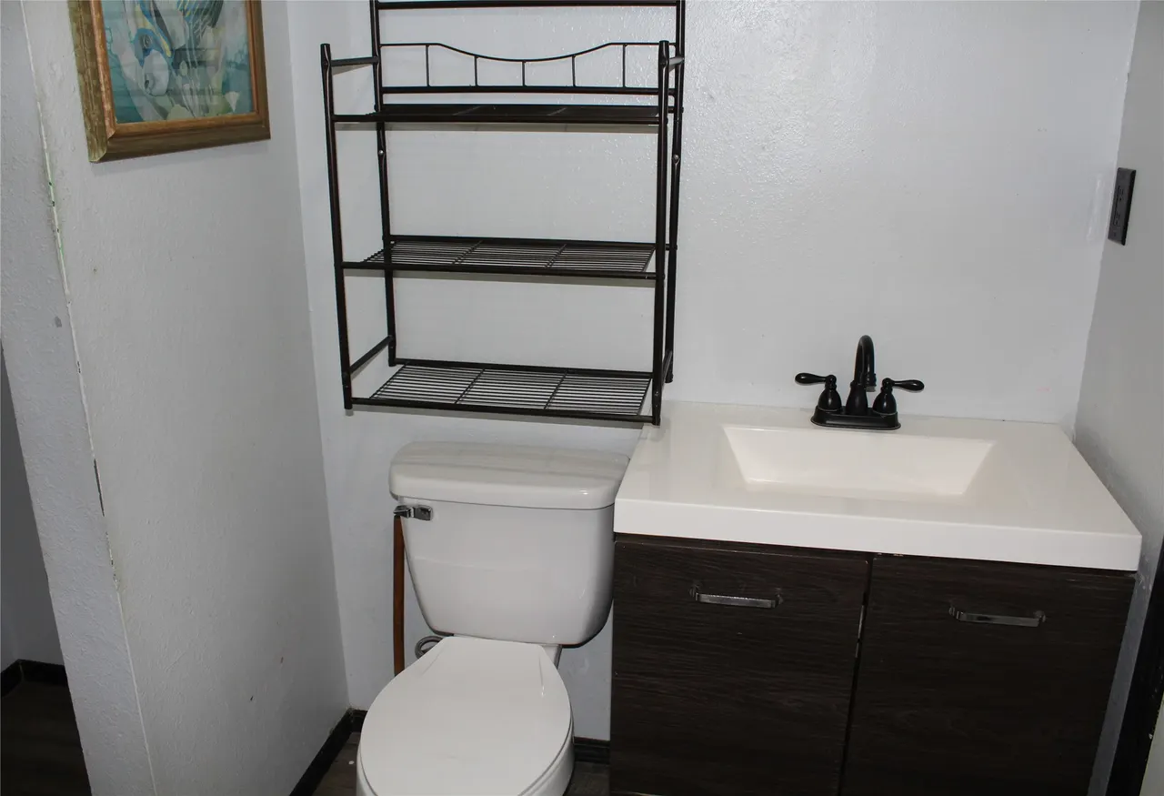 Photo 14 — 309 S 3rd Avenue, Durant, OK 74701