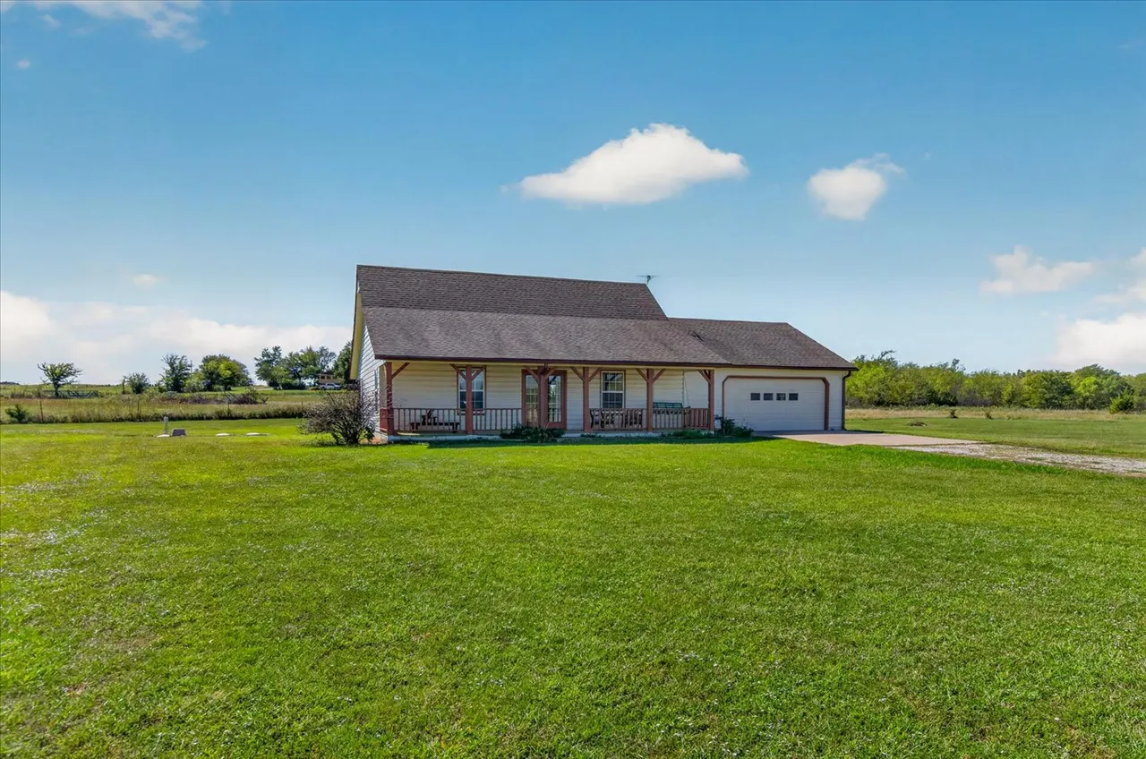 Photo 2 — 26115 NS 4157 Road, Nowata, OK 74048