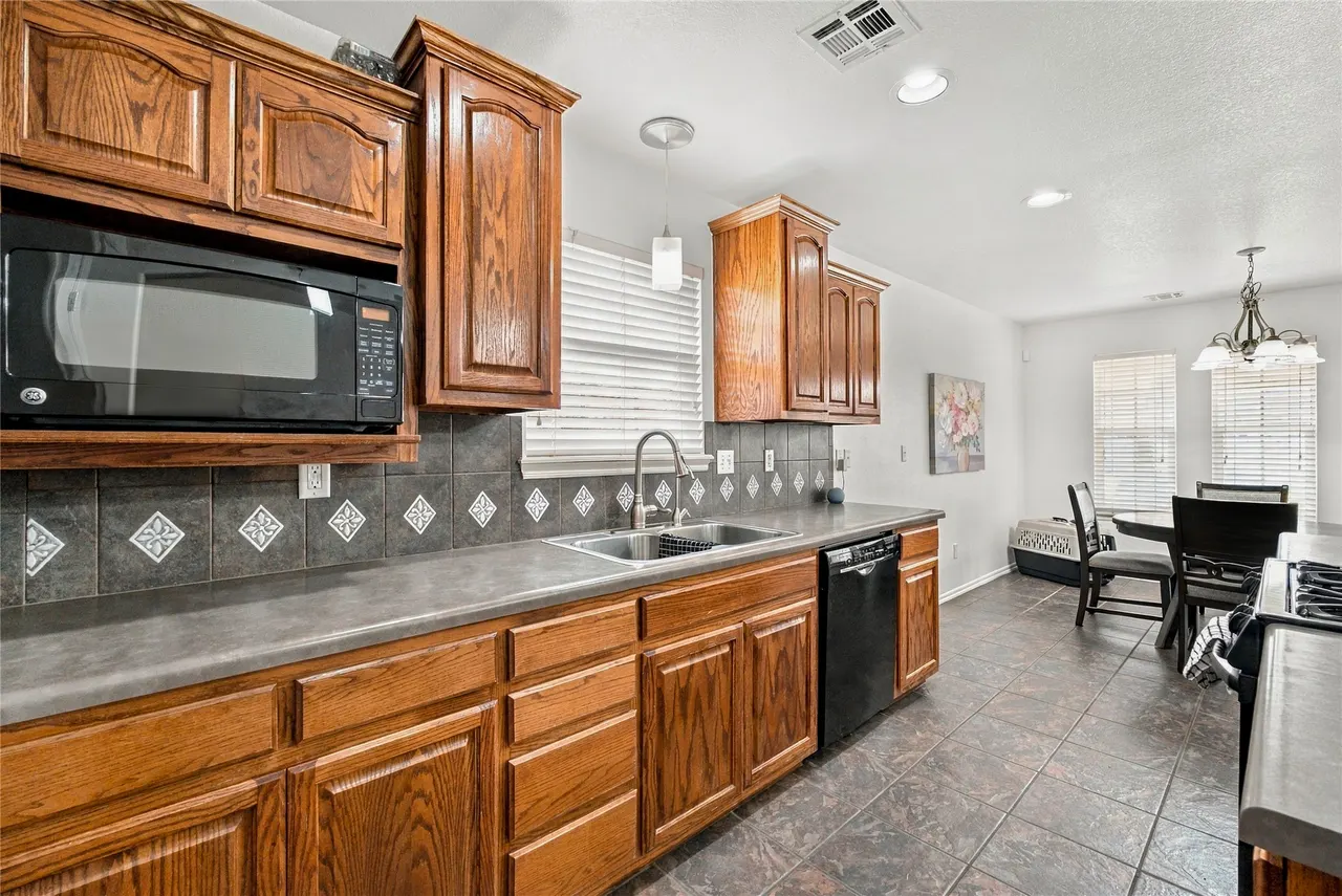 Photo 17 — 915 W Indianapolis Place, Broken Arrow, OK 74012