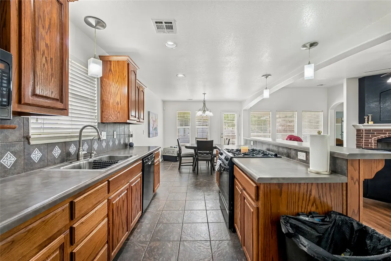 Photo 18 — 915 W Indianapolis Place, Broken Arrow, OK 74012