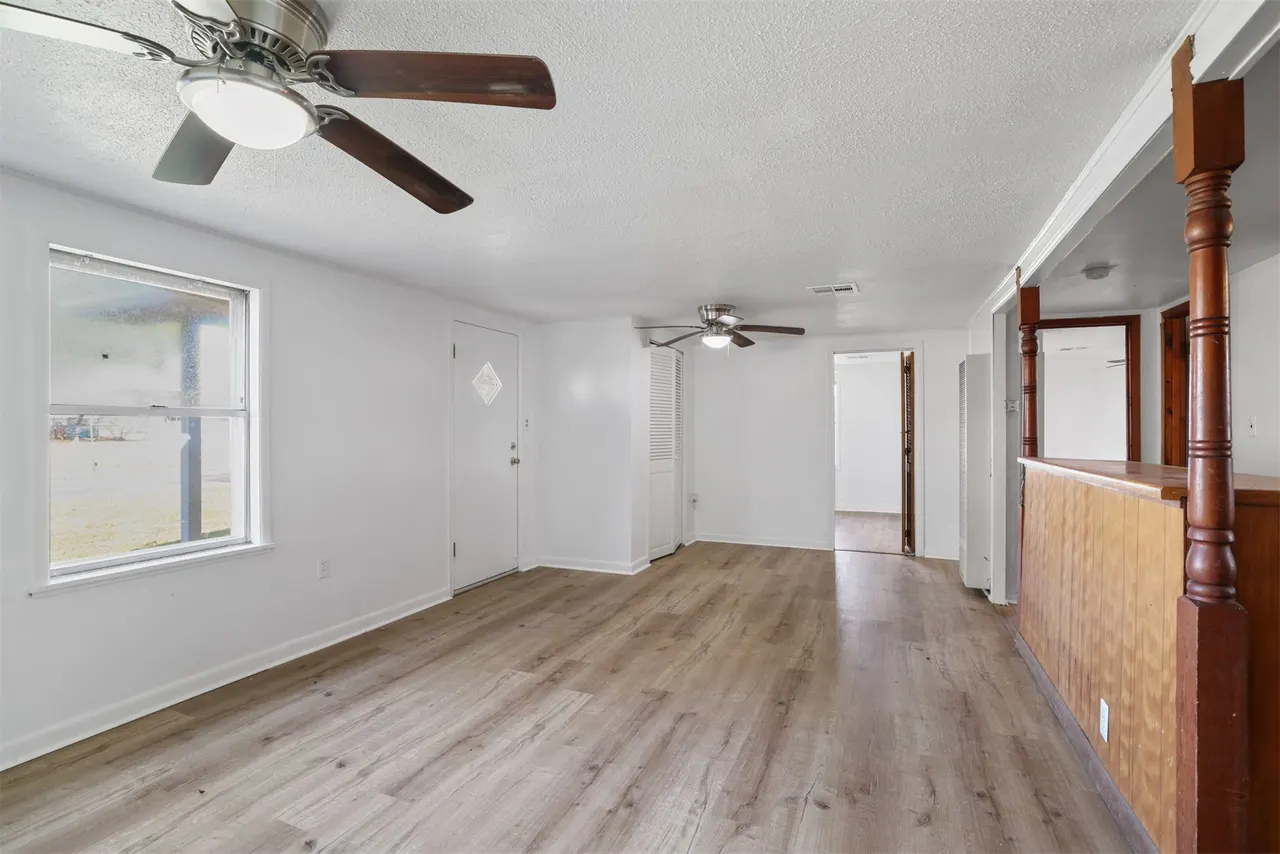 Photo 4 — 610 E McKennon, Calera, OK 74730