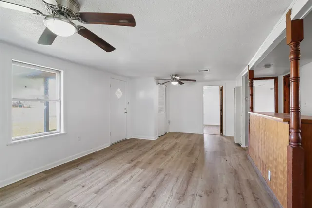 Photo 4 — 610 E McKennon, Calera, OK 74730
