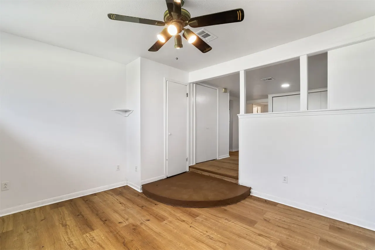 Photo 9 — 610 E McKennon, Calera, OK 74730