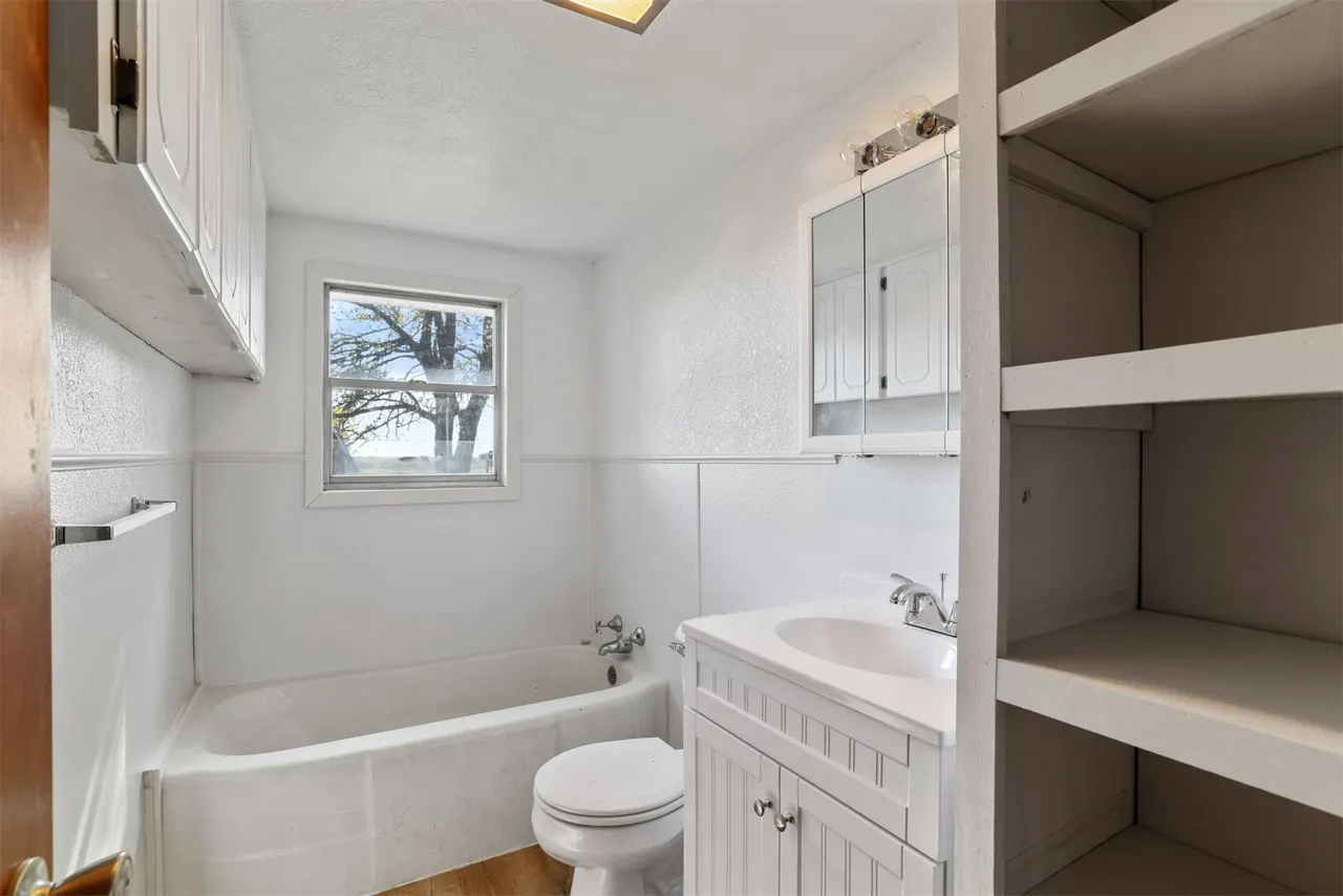 Photo 12 — 610 E McKennon, Calera, OK 74730