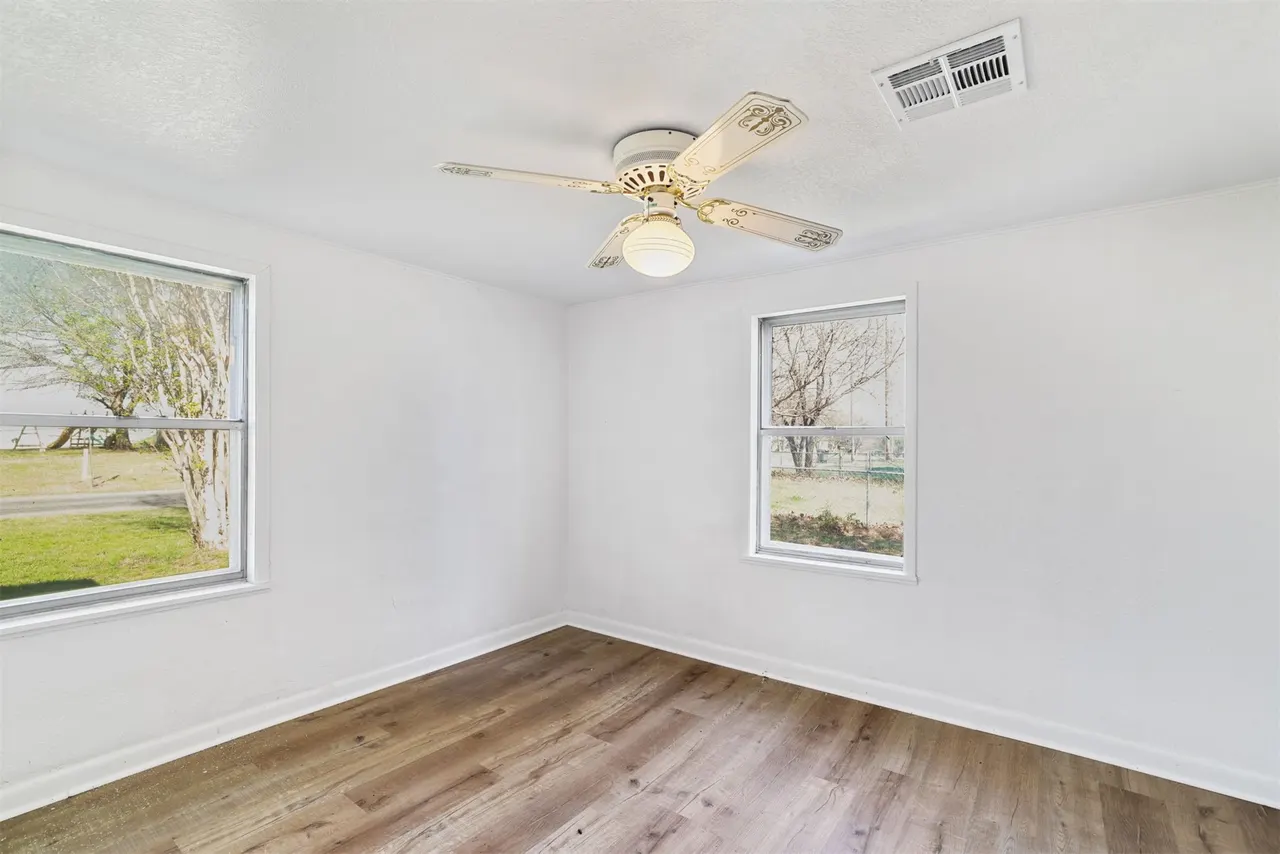 Photo 15 — 610 E McKennon, Calera, OK 74730