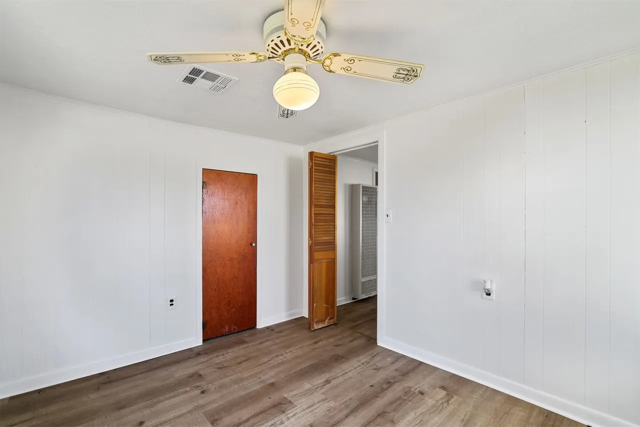 Photo 16 — 610 E McKennon, Calera, OK 74730