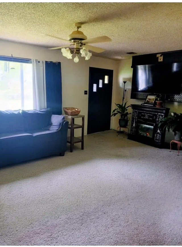 Photo 4 — 815 W Emberton, Hartshorne, OK 74547