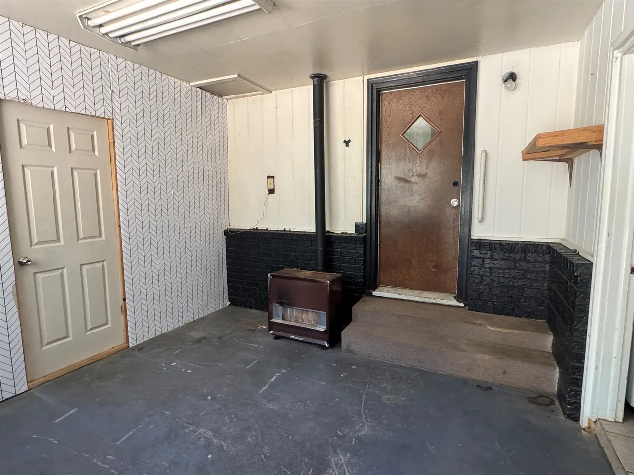 Photo 9 — 815 W Emberton, Hartshorne, OK 74547