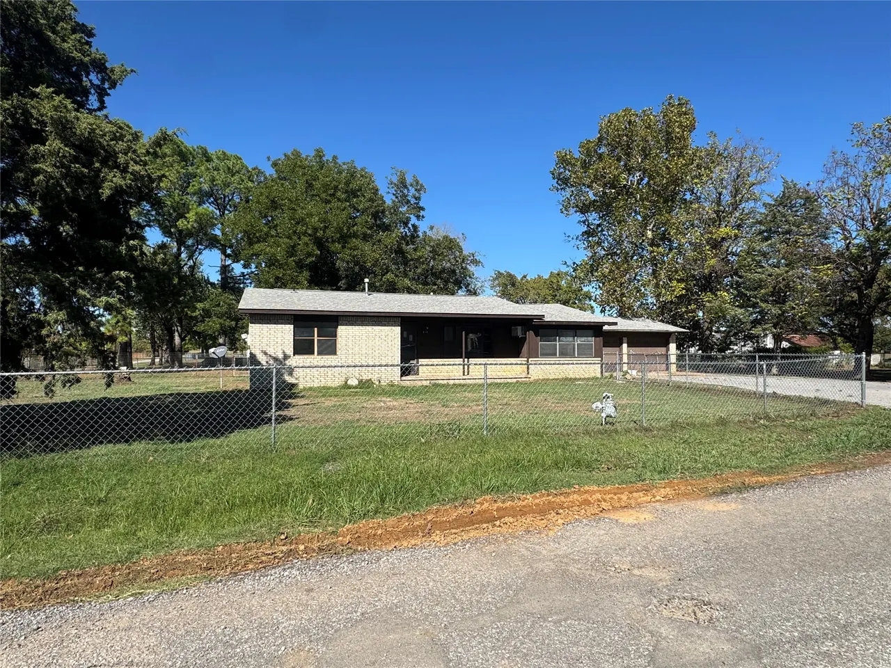 Photo 15 — 815 W Emberton, Hartshorne, OK 74547