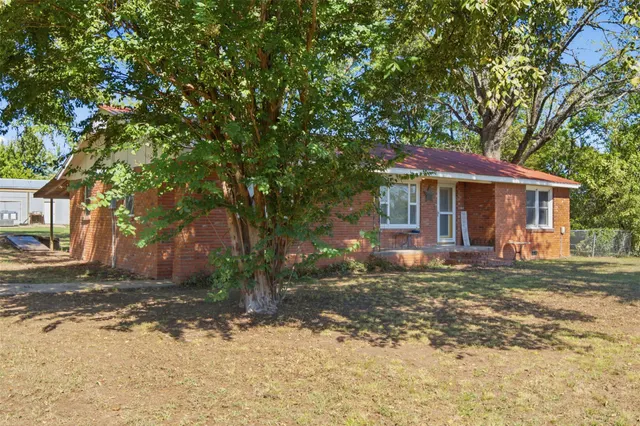 Photo 2 — 37235 E 241st Street S, Porter, OK 74454