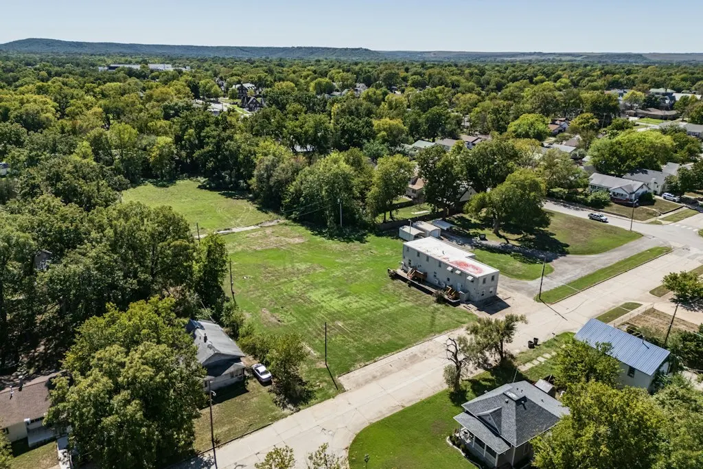 Photo 34 — 609 E 11th, Bartlesville, OK 74003