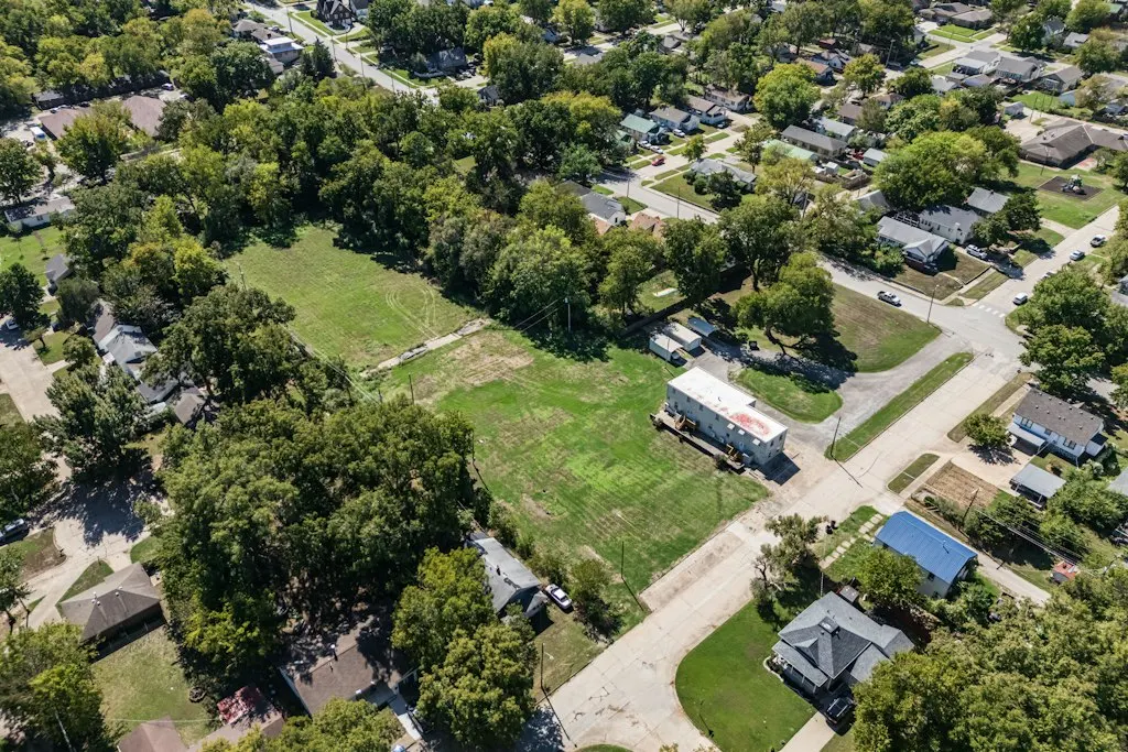 Photo 42 — 609 E 11th, Bartlesville, OK 74003