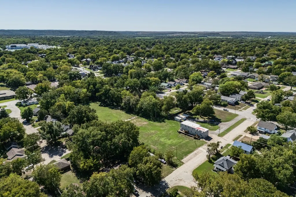 Photo 43 — 609 E 11th, Bartlesville, OK 74003