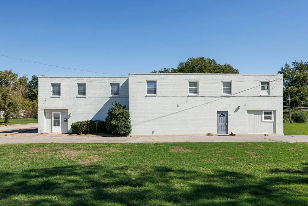 Photo 2 — 609 E 11th, Bartlesville, OK 74003