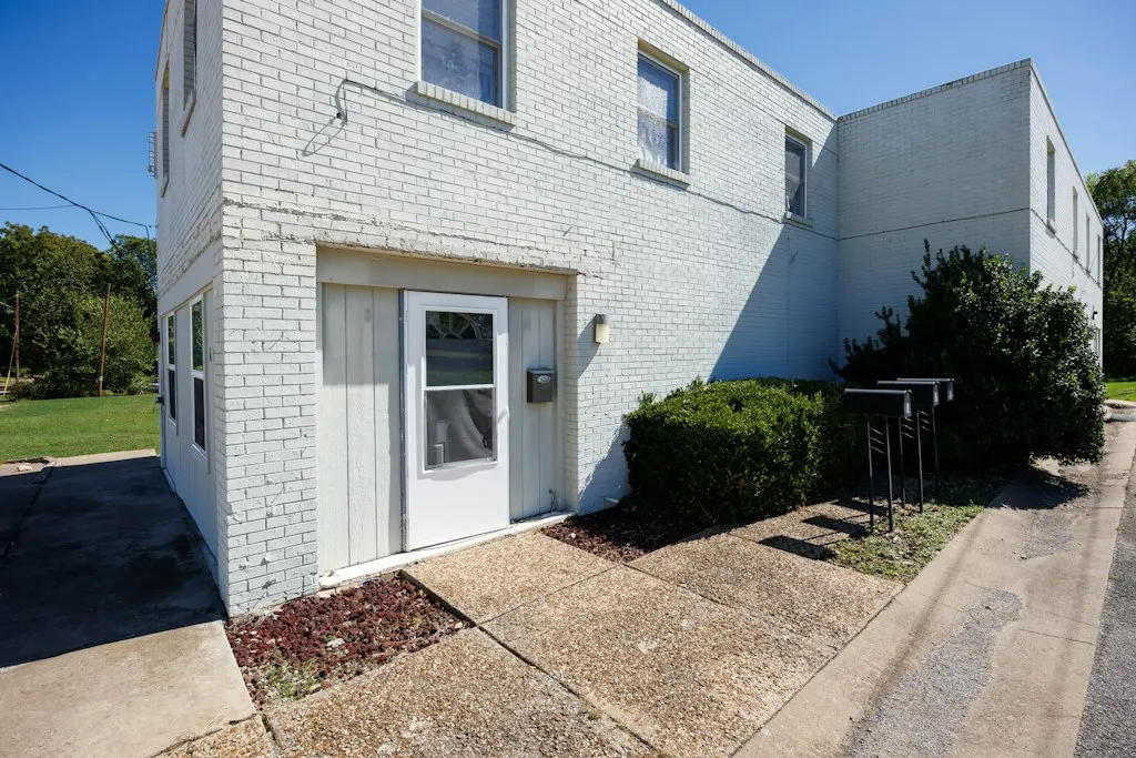 Photo 4 — 609 E 11th, Bartlesville, OK 74003