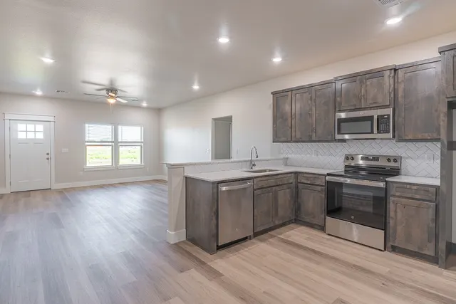 Photo 5 — 194 Premier Street, Durant, OK 74701