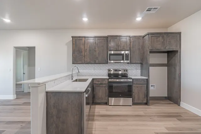 Photo 7 — 194 Premier Street, Durant, OK 74701
