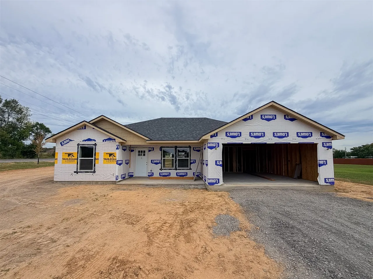 Front exterior — 18010 S Vaughn Road, Hulbert, OK 74441