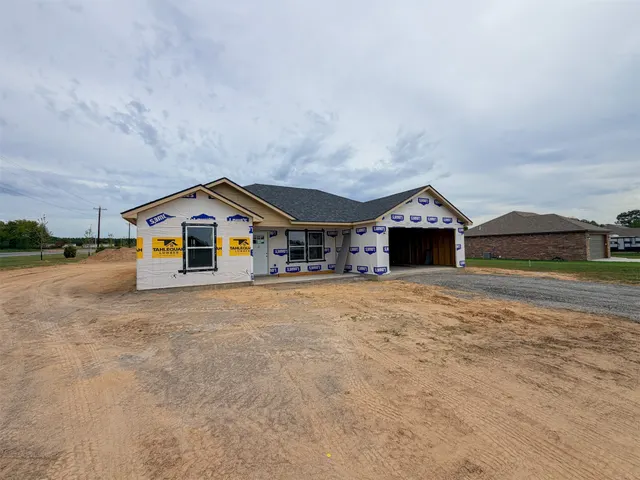 Photo 2 — 18010 S Vaughn Road, Hulbert, OK 74441