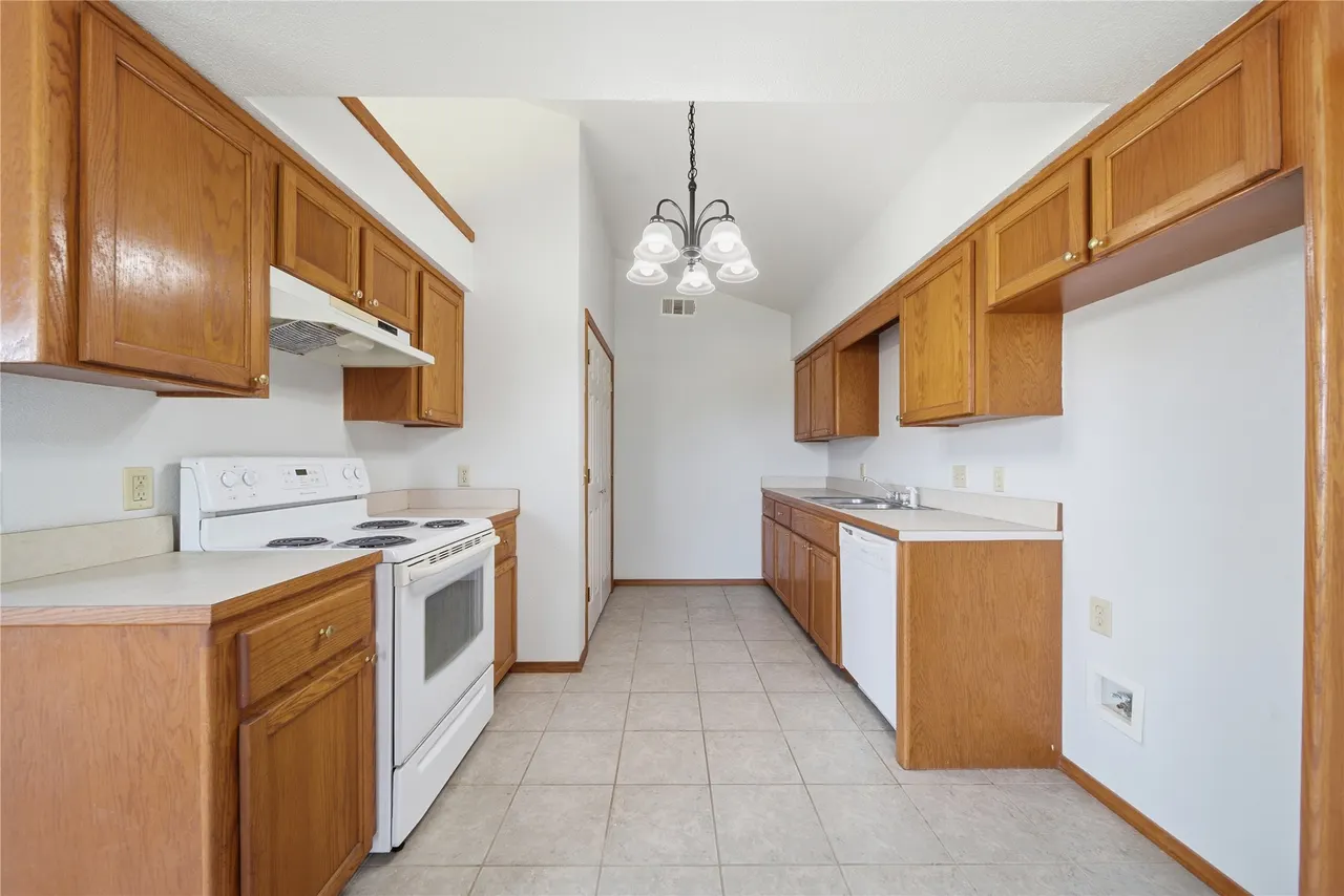 Photo 10 — 511 W Cemetery Road, Oktaha, OK 74450