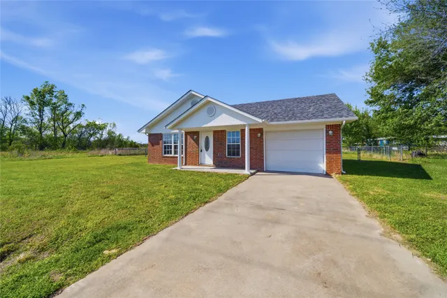 Photo 2 — 511 W Cemetery Road, Oktaha, OK 74450