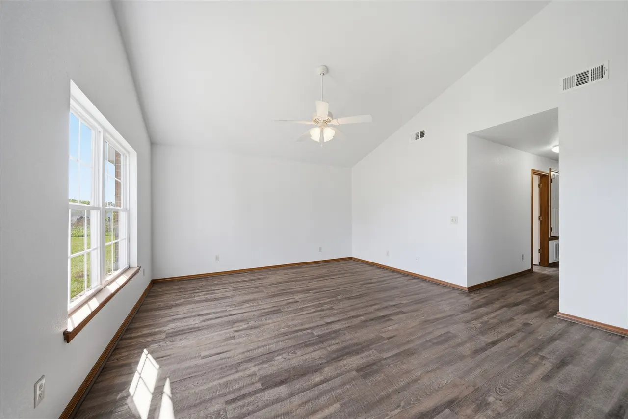 Photo 5 — 511 W Cemetery Road, Oktaha, OK 74450
