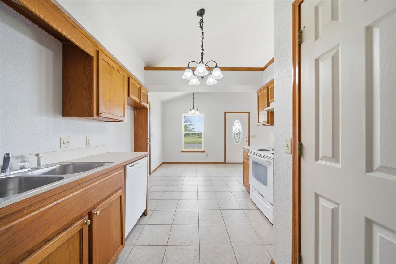 Photo 14 — 511 W Cemetery Road, Oktaha, OK 74450