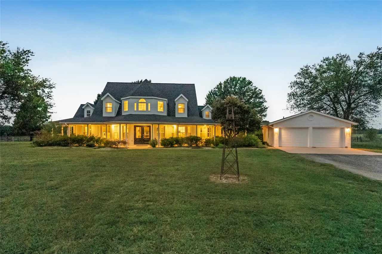 Front exterior — 815 W 90th Street, Wagoner, OK 74467