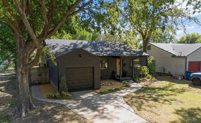 Photo 2 — 4907 S Boston Avenue, Tulsa, OK 74105