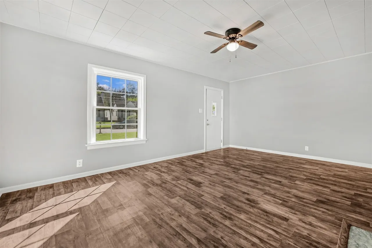 Photo 6 — 2015 S Dewey Avenue, Bartlesville, OK 74003