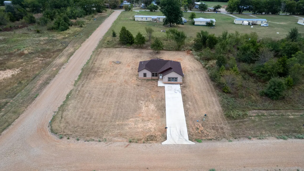 Photo 26 — 21 Redbird Lane, Colbert, OK 74733
