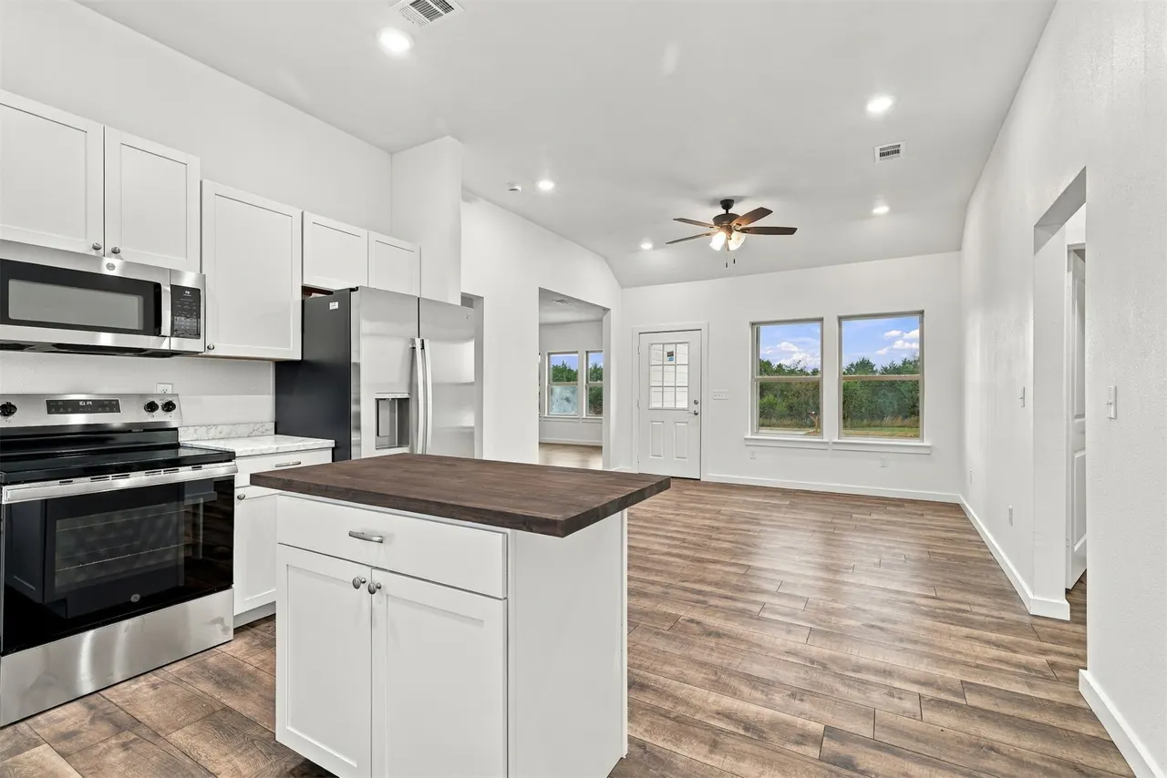 Photo 4 — 21 Redbird Lane, Colbert, OK 74733