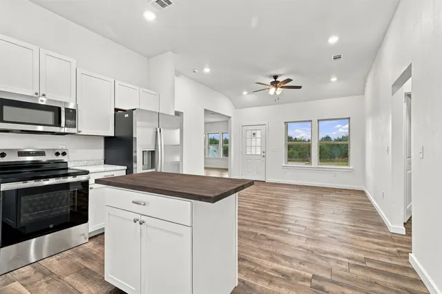 Photo 4 — 21 Redbird Lane, Colbert, OK 74733