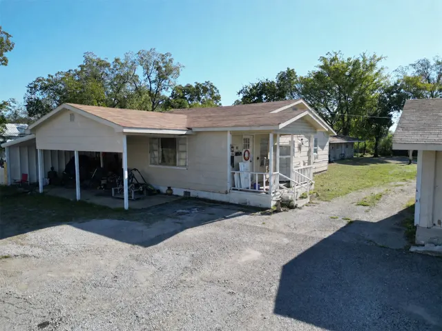 Photo 6 — 104 S Veterans Drive E, Coalgate, OK 74538