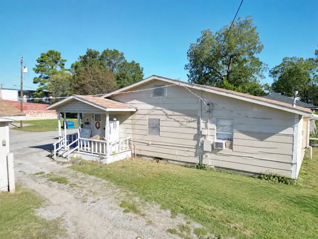 Photo 7 — 104 S Veterans Drive E, Coalgate, OK 74538