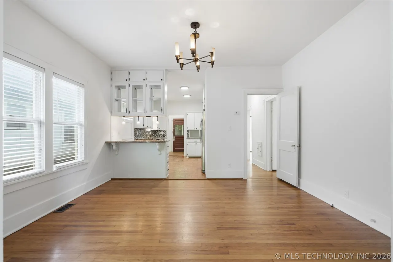 Photo 13 — 1527 S Yorktown Avenue, Tulsa, OK 74104