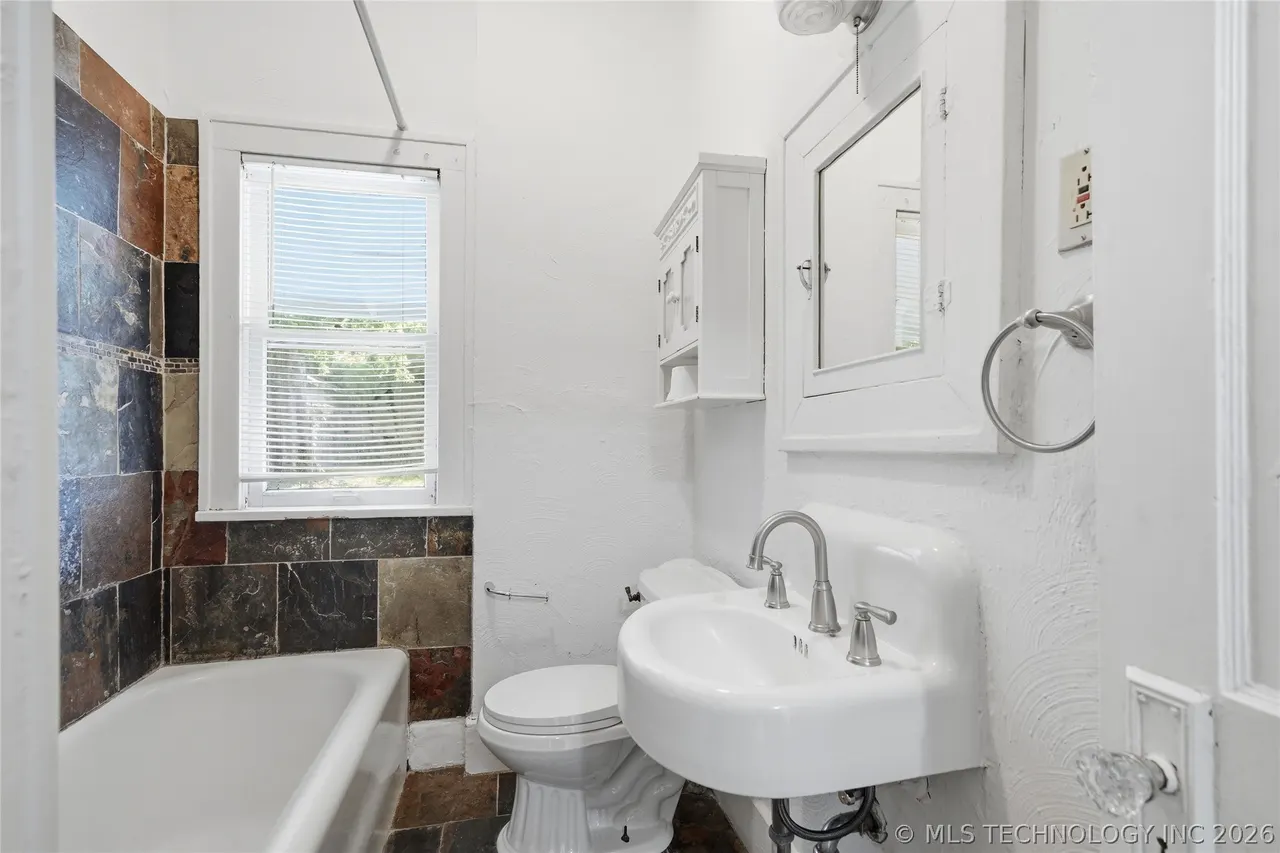 Photo 27 — 1527 S Yorktown Avenue, Tulsa, OK 74104