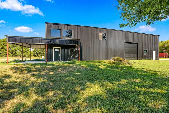 Photo 2 — 14031 Highway 99, Konawa, OK 74849