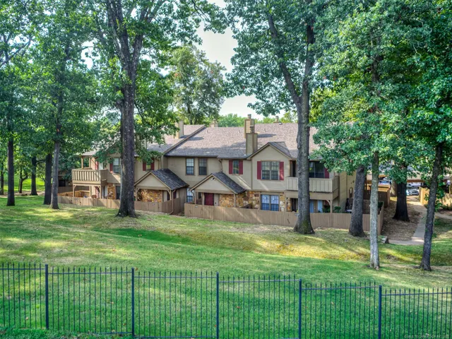 Photo 2 — 9103 S Urbana Avenue 3G, Tulsa, OK 74137