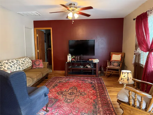 Photo 5 — 305 W 40th Place, Sand Springs, OK 74063