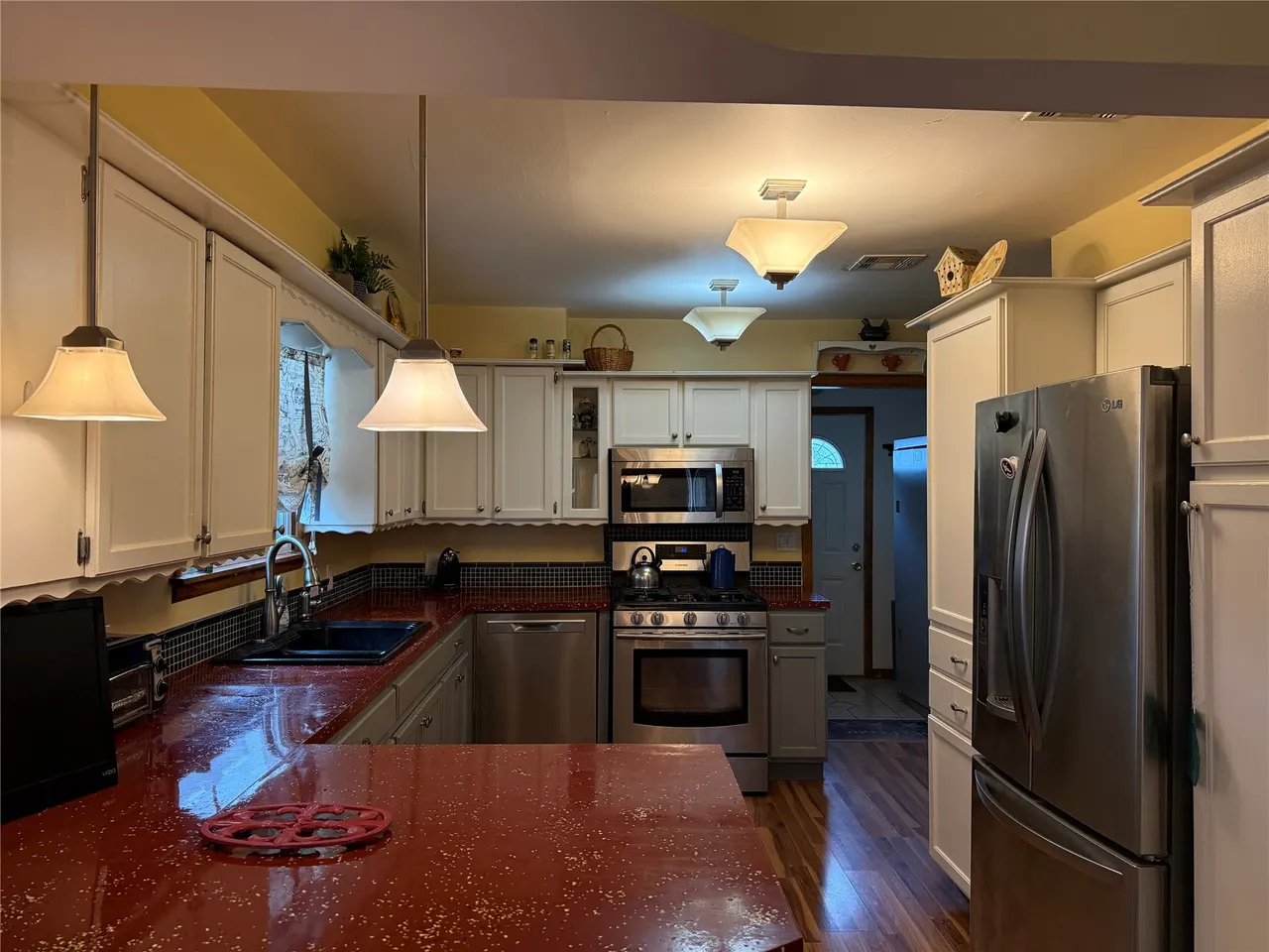 Photo 8 — 305 W 40th Place, Sand Springs, OK 74063