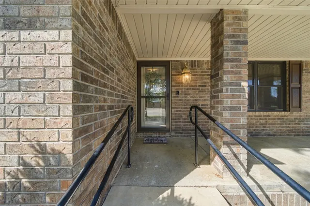 Photo 3 — 604 Chapman Avenue, Tahlequah, OK 74464