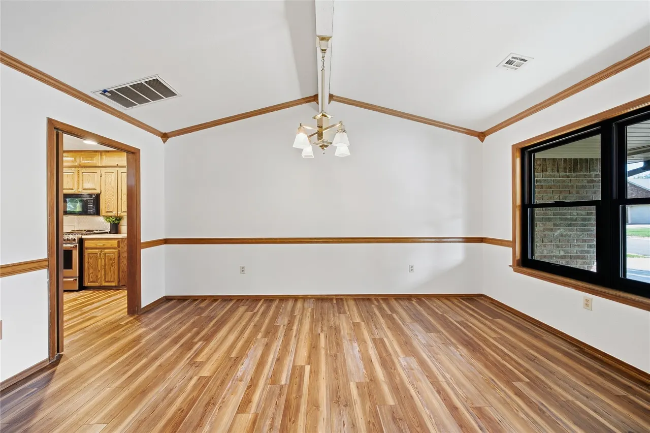 Photo 16 — 604 Chapman Avenue, Tahlequah, OK 74464