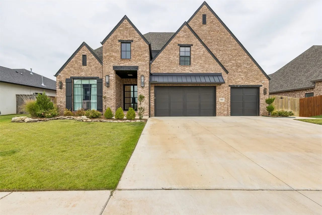 Front exterior — 5811 E 128th Street S, Bixby, OK 74008