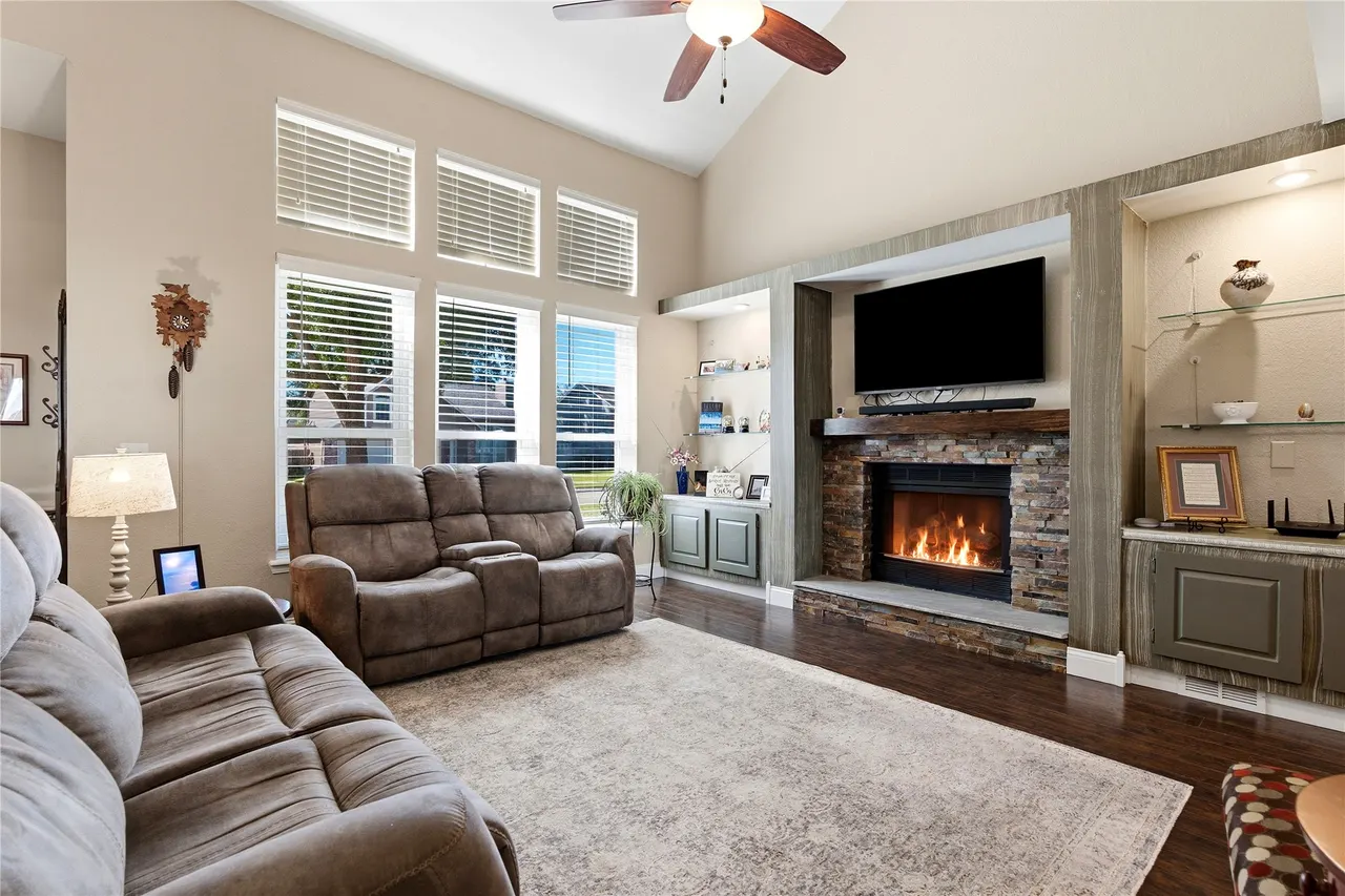 Photo 2 — 525 S Kalanchoe Avenue W, Broken Arrow, OK 74012