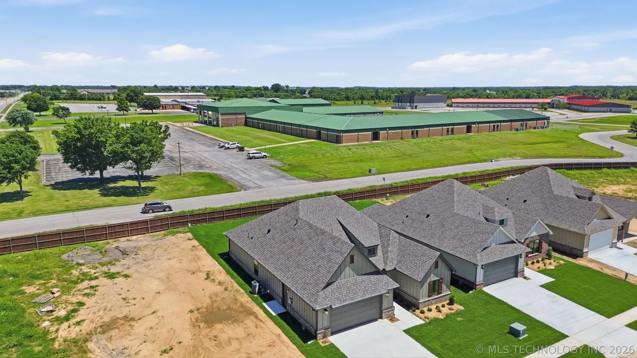 Photo 5 — 1009 S Chickasaw Street, Skiatook, OK 74070
