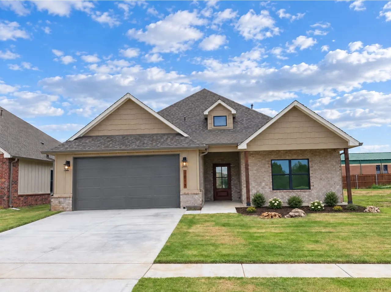 Front exterior — 1013 S Chickasaw Street, Skiatook, OK 74070